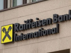Raiffeisen Bank починає скорочувати свої операції в росії - Bloomberg