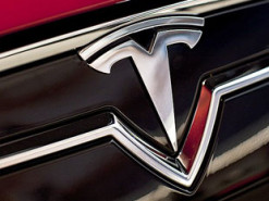 Tesla представил намного более дешевую версию внедорожника Model Y в Китае