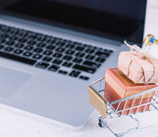 Онлайн-продажі. Податкова знайшла 11 тисяч українців, які приймали оплати на власні рахунки: які штрафи