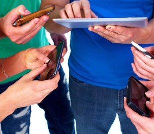 Смартфонами пользуются более половины украинцев