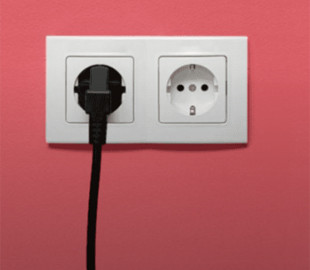 Експерти попереджають: які пристрої не можна відключати від мережі