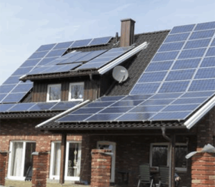 Десяткам тисяч власників сонячних панелей у Чехії загрожують штрафи