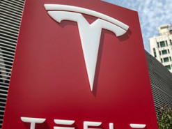 LG планирует поставлять Tesla новые батареи для электрокаров