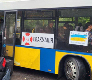Українцям не рекомендують повертатися додому в області, де ведуться бойові дії