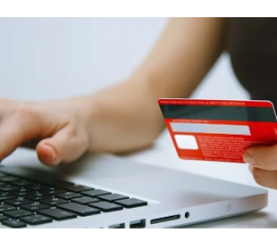 Представився працівником банку: у прикарпатки шахраї викрали 35 тисяч гривень