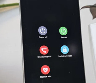 Як перезавантажити смартфон, коли зламалась кнопка живлення: експерти пояснили