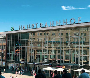 Українським біженцям радять одразу їхати до маленьких міст Німеччини