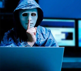 Киянка видала себе за правоохоронця і забрала у пенсіонерки 80 тисяч гривень та документи на землю