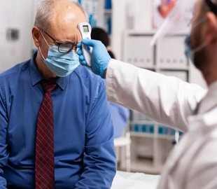 Вчені вилікували чоловіка, який хворів на COVID-19 13 місяців