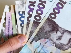 Шахрай виманив у 82-річного чоловіка понад 220 тисяч гривень на Рівненщині