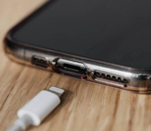 Як заряджати телефон, щоб не вбити батарею за рік