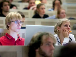 Програми коледжів зі ступенем спеціалісту зі штучного інтелекту популярні у США