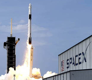 SpaceX отменила запуск Falcon 9 за две секунды до старта