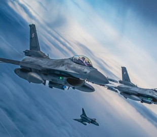 Польща підняла бойові літаки через ракетні удари РФ по Україні