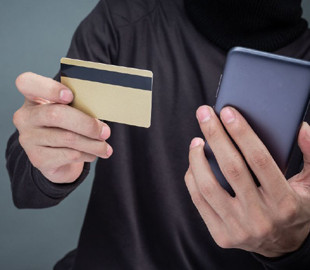 В Україні шахраї телефонують платникам податків, видаючи себе за податківців