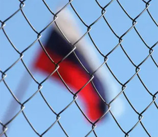 Росія хоче перетворити "на пекло" життя Європи за допомогою гібридних атак – Bloomberg