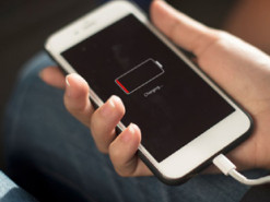 5 помилок при зарядці смартфона, які “вбивають” вашу батарею