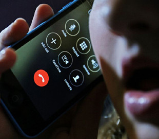 В СНБО посоветовали украинцам, как обезопасить свои телефоны от прослушивания