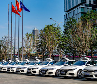 Конкурент Waymo: китайське роботаксі AutoX їде завойовувати США
