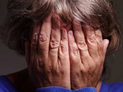 Зняття «порчі» за 40 тисяч гривень: жительку Херсонщини підозрюють у шахрайстві через соцмережі