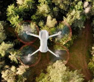 Відновлення планети. У Японії створили дрони з ШІ, які висаджують дерева у 10 разів швидше за людей