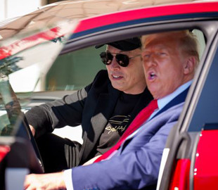 Маск скоротить час роботи в адміністрації Трампа через обвал доходів Tesla