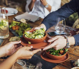 У США все більшої популярності набирають ресторани, де заборонені телефони