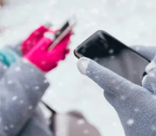 Чому телефон розряджається на холоді – причина