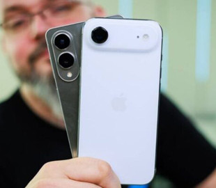 Чому ультратонкі смартфони Apple і Samsung не підкорили ринок