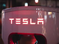 LG скоротила поставки та вкладення в Tesla через падіння продажів електромобілів