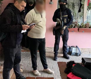 На Київщині судитимуть членів організованої злочинної групи, які підробляли дипломи та документи для виїзду чоловіків за кордон