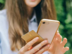 Шахраї можуть красти гроші українців за допомогою смартфона: ПриватБанк розповів про нову схему
