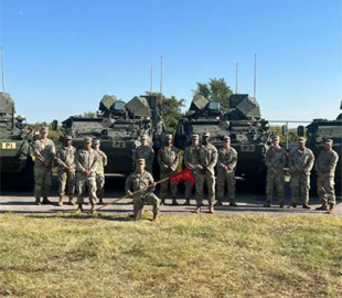 Армія США випробовує броньовані машини Stryker з новими лазерними 