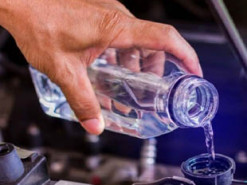 Заощаджувати не варто: які рідини потрібно заливати в авто взимку