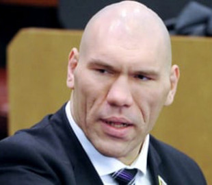 Боксер і депутат Держдуми РФ Микола Валуєв отримав повістку, але не з'явився до військкомату