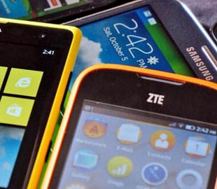 В одном из ломбардов Каменского обнаружили больше 300 украденных телефонов и планшетов: полиция ищет владельцев