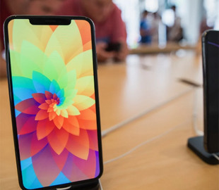 Шахраї обміняли тисячі підроблених iPhone на справжні за гарантією