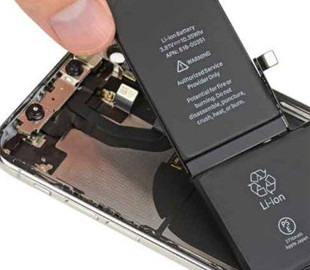 У ЄС змінні батареї у смартфонах стануть стандартом, але iPhone отримає виняток