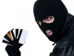 Шахраї крадуть гроші українців через банкомати