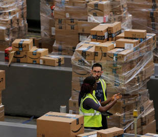 Amazon будет раздавать непроданные товары даром