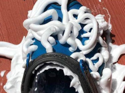 В Сети набирает популярность новый забавный флешмоб