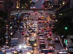 Влада Нью-Йорка заборонила випробовувати безпілотні автомобілі без водія-людини в салоні