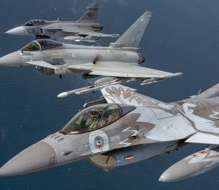 Британія перекидає свої винищувачі до Польщі після вторгнення російських дронів