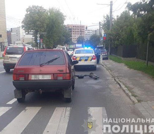 У Львові під колеса авто потрапив 15-річний хлопець на електросамокаті
