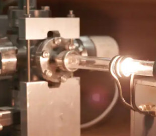 Це здавалося неможливим: науковці створили перший у світі графеновий напівпровідник