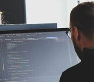 42% українських IT-спеціалістів знизили свої зарплатні очікування, – DOU