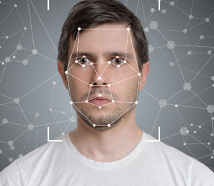 Студенты в США вышли на акции против систем распознавания лиц