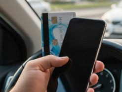 Хмельничанина ошукали в інтернеті на 274 тисячі гривень