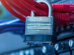 В России в третий раз отменили учения по «суверенному рунету»