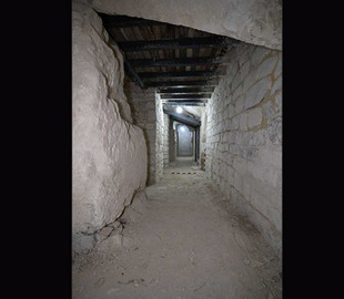 У піраміді фараона Сахура знайшли вісім комор